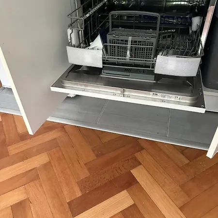 White M Apartment *